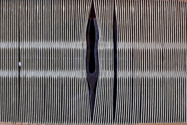 Untitled
2012 | rubber object | 18 x 36 cm | filter paper, bronze, clay 